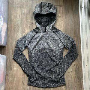 Tight-Fit Pullover Hoodie